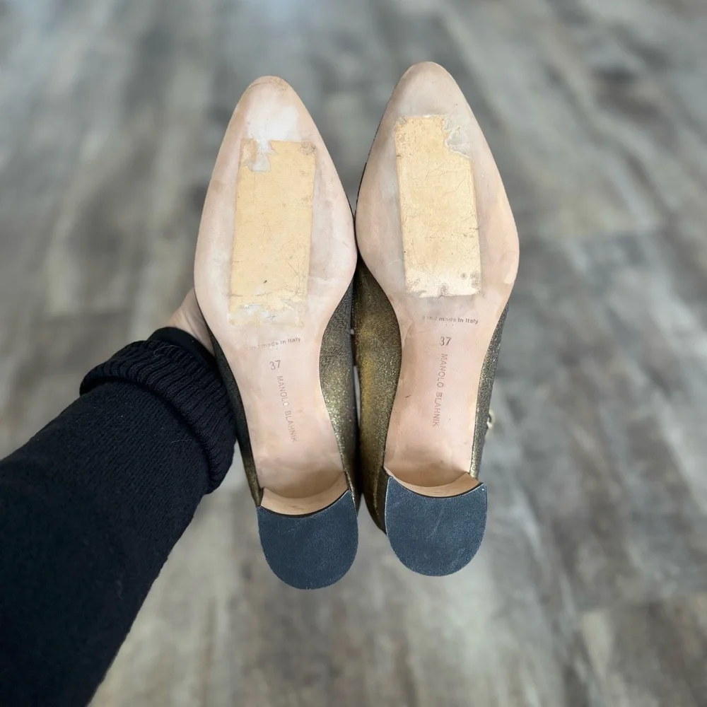 NWOT! MANOLO BLAHNIK Listony Gold Glitter Ankle Strap Pump, 30mm Heel - Size 37 - Picture 5 of 12